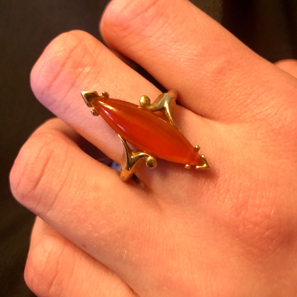 Vintage Avon Gold Tone Elongated Faux Carnelian Ring Sz. 7 - Reddish/Orange.